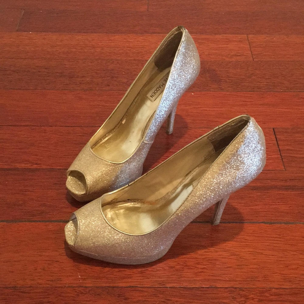 Steve Madden gold heels!